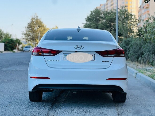 Hyundai Avante 2015, 199,999 km - 1.6 л - Bakı
