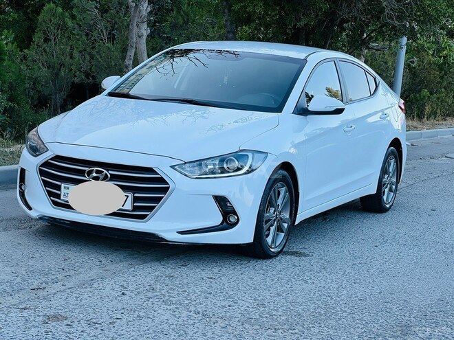 Hyundai Avante 2015, 199,999 km - 1.6 л - Bakı
