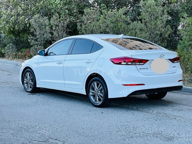 Hyundai Avante 2015, 199,999 km - 1.6 л - Bakı