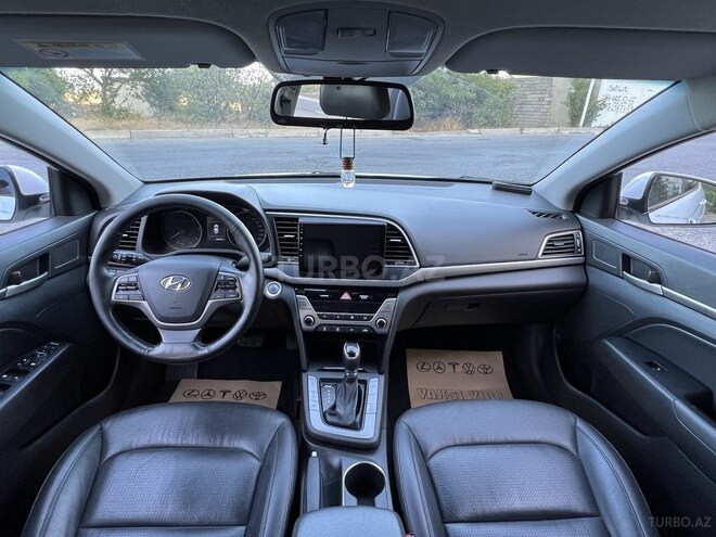 Hyundai Avante 2015, 199,999 km - 1.6 л - Bakı