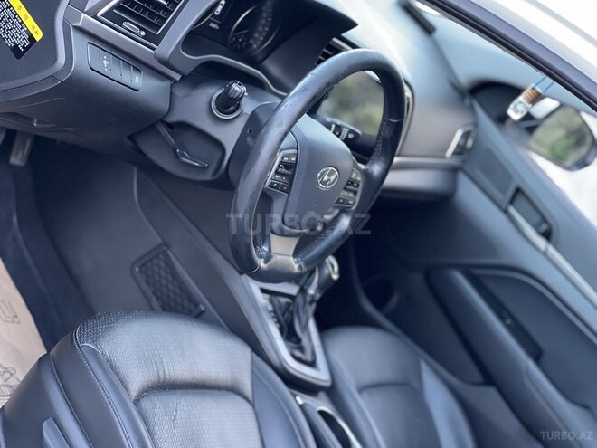 Hyundai Avante 2015, 199,999 km - 1.6 л - Bakı