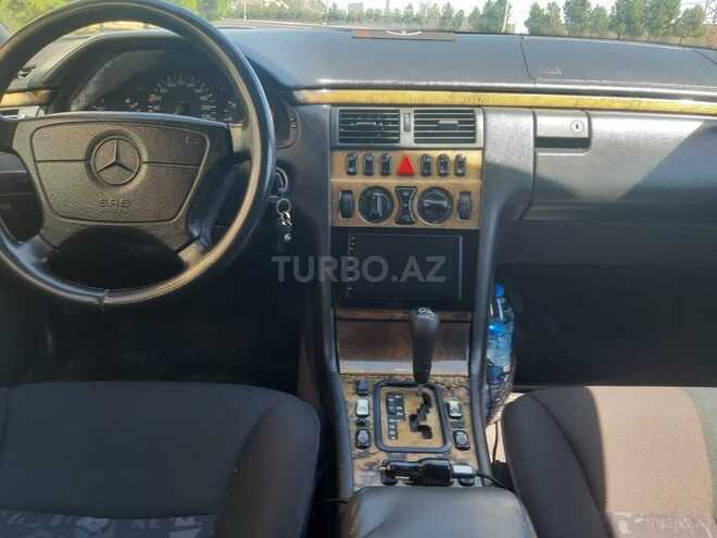 Mercedes E 220 1998, 333,156 km - 2.2 l - Bakı
