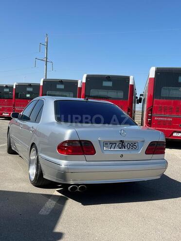 Mercedes E 240 2000, 335,641 km - 2.4 l - Bakı