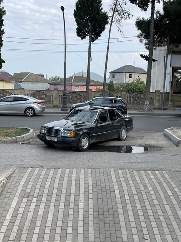 Mercedes E 200 1993, 484,940 km - 2.0 l - Bakı