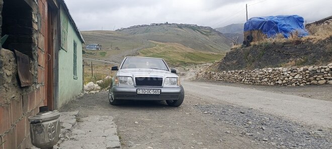 Mercedes E 220 1994, 497,000 km - 2.2 l - Bakı