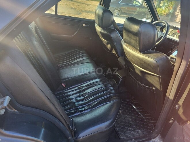 Mercedes E 220 1993, 550,000 km - 2.2 l - Bakı