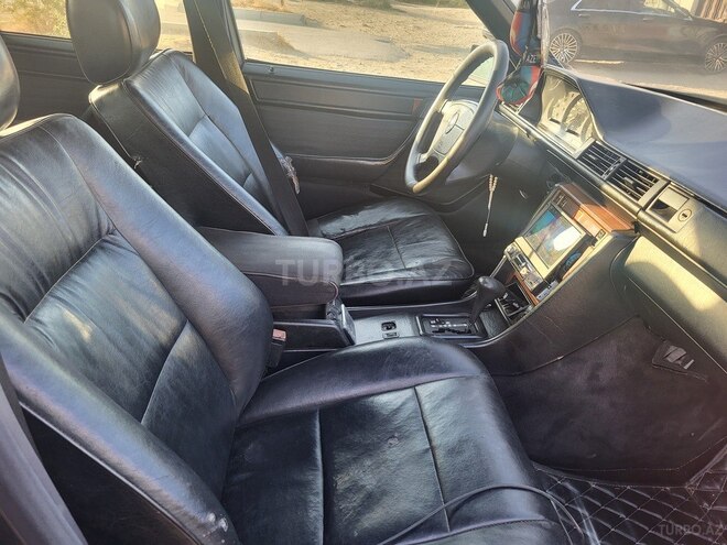 Mercedes E 220 1993, 550,000 km - 2.2 l - Bakı