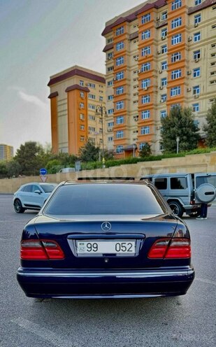 Mercedes E 240 1999, 285,000 km - 2.4 l - Bakı