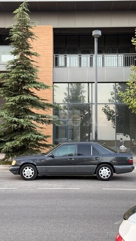 Mercedes E 220 1995, 407,000 km - 2.2 l - Bakı
