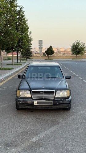 Mercedes E 220 1995, 407,000 km - 2.2 l - Bakı