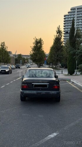 Mercedes E 220 1995, 407,000 km - 2.2 l - Bakı