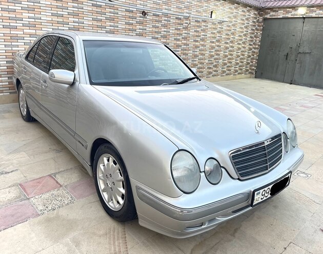 Mercedes E 240 1999, 281,000 km - 2.4 l - Bakı