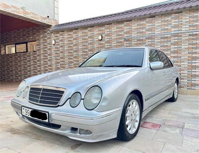 Mercedes E 240 1999, 281,000 km - 2.4 l - Bakı