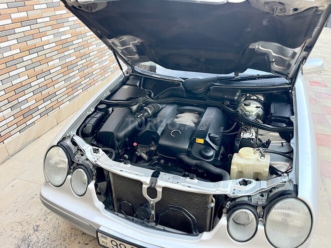 Mercedes E 240 1999, 281,000 km - 2.4 l - Bakı