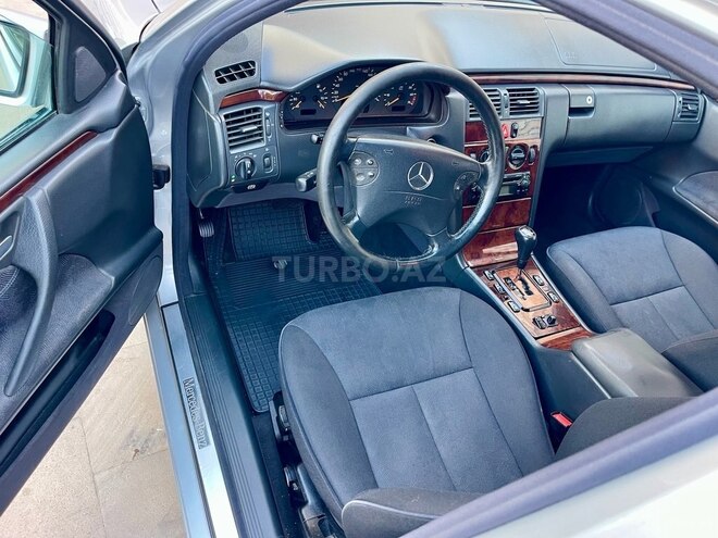 Mercedes E 240 1999, 281,000 km - 2.4 l - Bakı