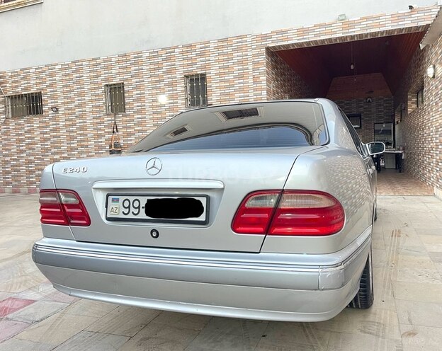 Mercedes E 240 1999, 281,000 km - 2.4 l - Bakı