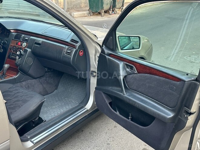 Mercedes E 230 1997, 340,000 km - 2.3 l - Gəncə
