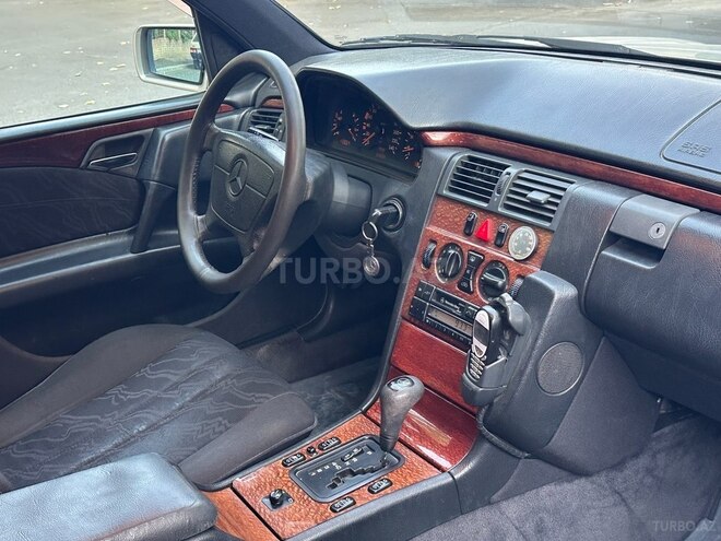 Mercedes E 230 1997, 340,000 km - 2.3 l - Gəncə