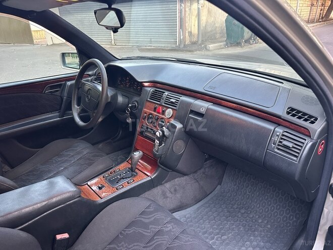 Mercedes E 230 1997, 340,000 km - 2.3 l - Gəncə