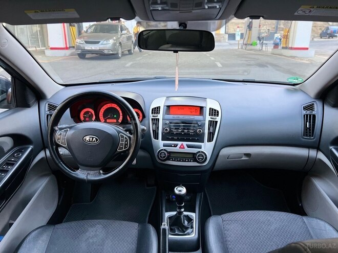 Kia Ceed 2009, 300,000 km - 1.6 л - Bakı