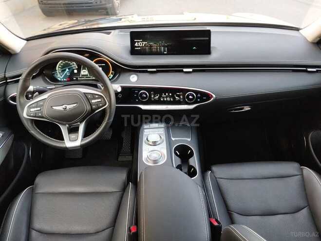 Genesis GV70-12