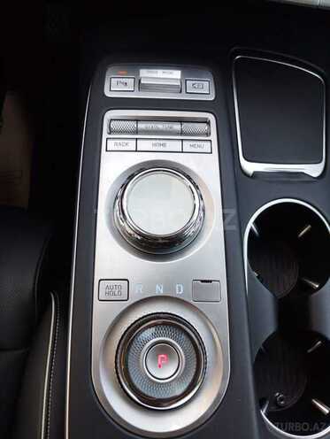 Genesis GV70-19