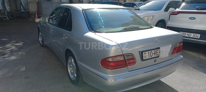 Mercedes E 240 2000, 323,000 km - 2.6 l - Bakı