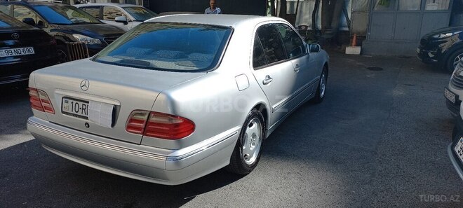Mercedes E 240 2000, 323,000 km - 2.6 l - Bakı