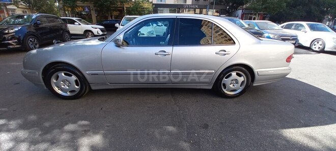 Mercedes E 240 2000, 323,000 km - 2.6 l - Bakı