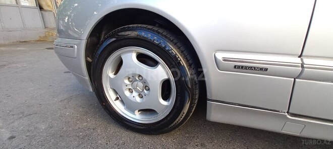 Mercedes E 240 2000, 323,000 km - 2.6 l - Bakı
