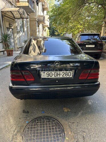 Mercedes E 240 1999, 290,000 km - 2.6 l - Bakı