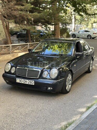 Mercedes E 240 1999, 290,000 km - 2.6 l - Bakı