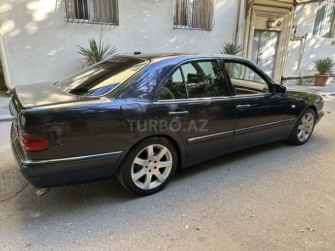 Mercedes E 240 1999, 290,000 km - 2.6 l - Bakı