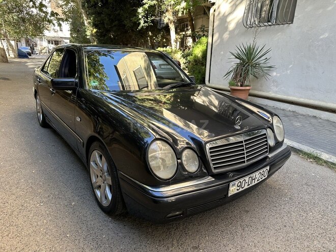 Mercedes E 240 1999, 290,000 km - 2.6 l - Bakı