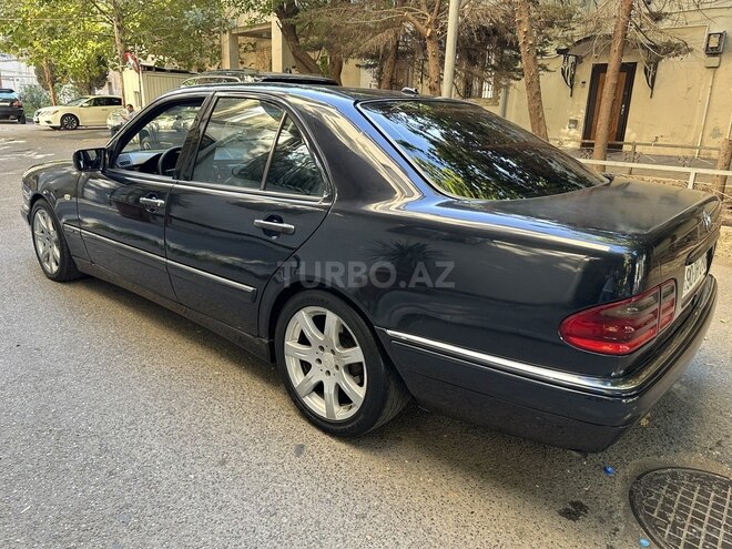 Mercedes E 240 1999, 290,000 km - 2.6 l - Bakı