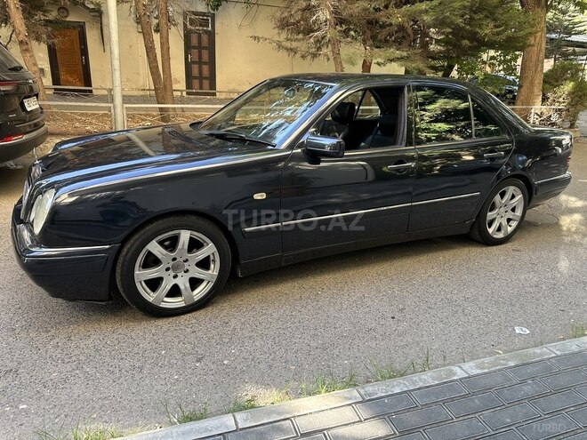 Mercedes E 240 1999, 290,000 km - 2.6 l - Bakı