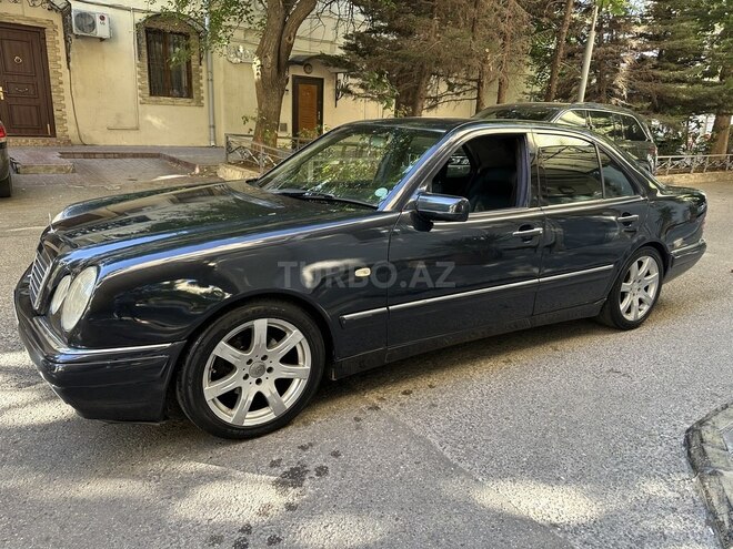 Mercedes E 240 1999, 290,000 km - 2.6 l - Bakı