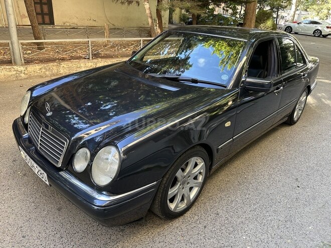 Mercedes E 240 1999, 290,000 km - 2.6 l - Bakı