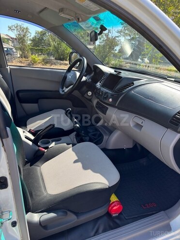 Mitsubishi L200 2014, 236,000 km - 2.5 l - Bakı