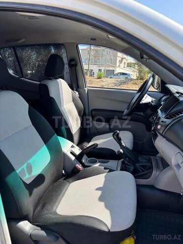 Mitsubishi L200 2014, 236,000 km - 2.5 l - Bakı