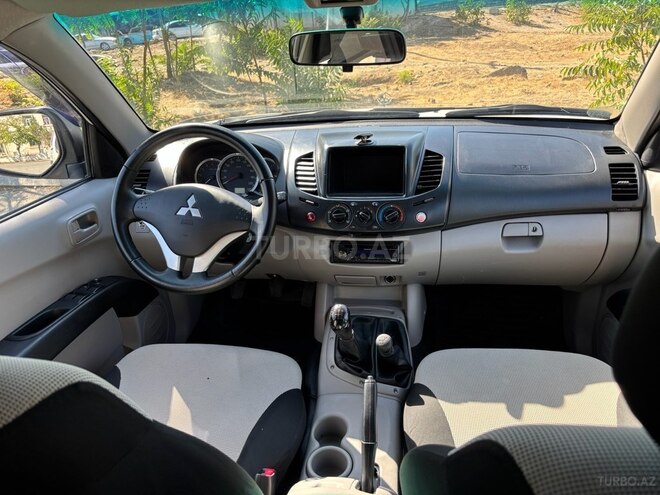 Mitsubishi L200 2014, 236,000 km - 2.5 l - Bakı