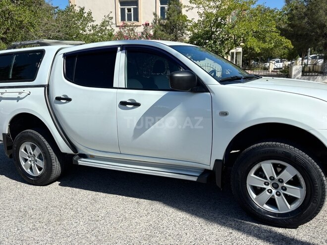 Mitsubishi L200 2014, 236,000 km - 2.5 l - Bakı