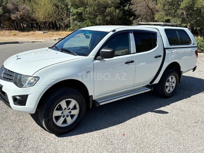 Mitsubishi L200 2014, 236,000 km - 2.5 l - Bakı