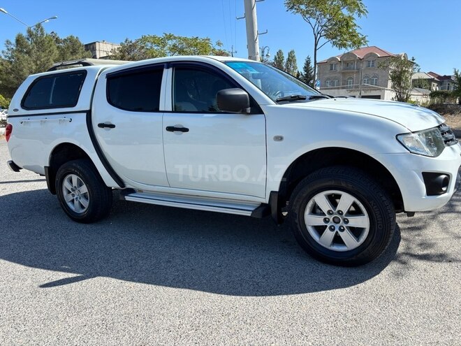 Mitsubishi L200 2014, 236,000 km - 2.5 l - Bakı