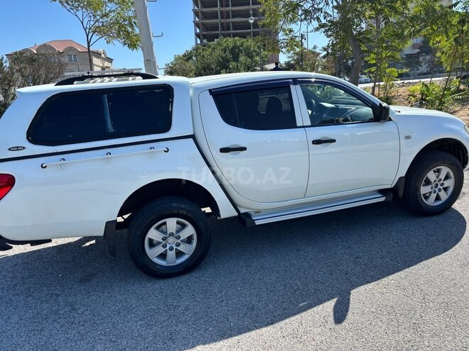 Mitsubishi L200 2014, 236,000 km - 2.5 l - Bakı