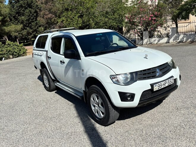 Mitsubishi L200 2014, 236,000 km - 2.5 l - Bakı