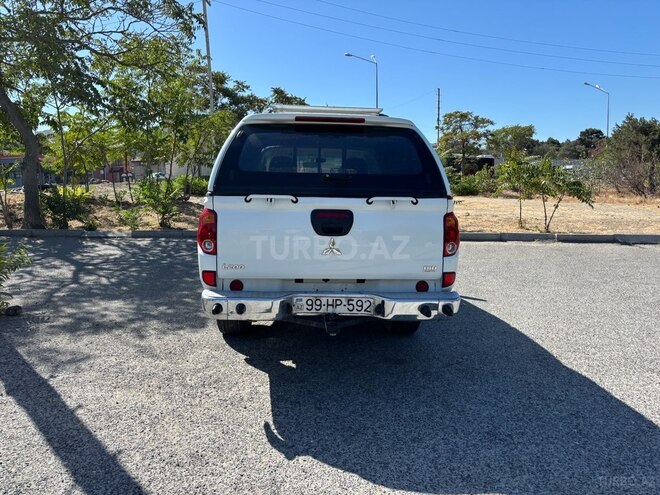 Mitsubishi L200 2014, 236,000 km - 2.5 l - Bakı