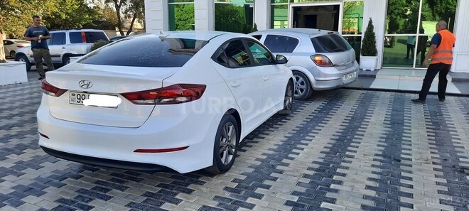 Hyundai Elantra 2018, 183,465 km - 2.0 l - Bakı