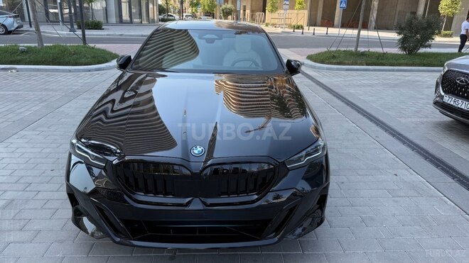 BMW i5-1