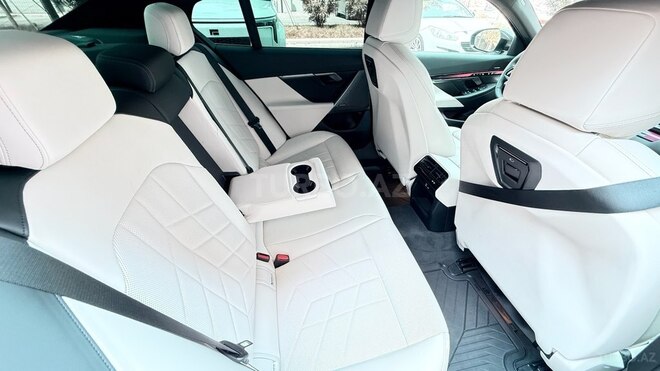 BMW i5-5